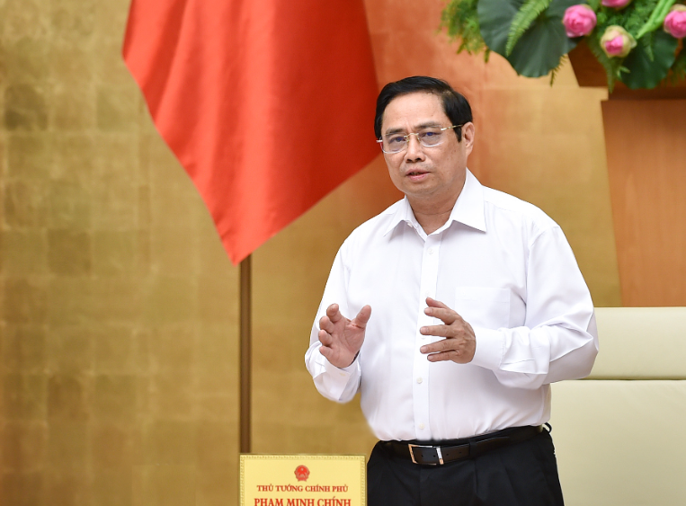 Thủ tướng yêu cầu kiểm soát giá hàng hóa, dịch vụ sau khi giá xăng dầu giảm mạnh