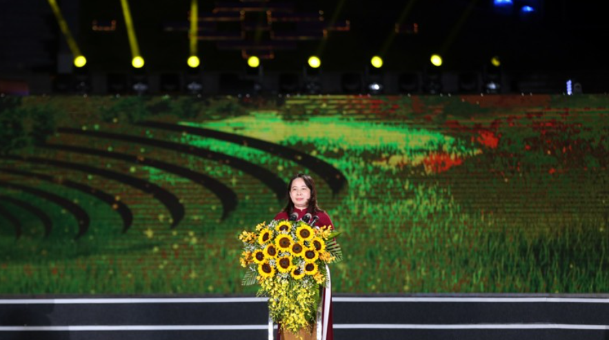 Khai mạc “Thanh âm xứ Mường và Lễ hội Carnaval Hòa Bình 2022”