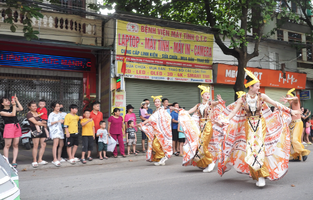 Khai mạc “Thanh âm xứ Mường và Lễ hội Carnaval Hòa Bình 2022”