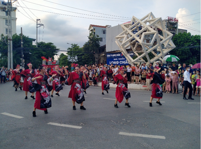 Khai mạc “Thanh âm xứ Mường và Lễ hội Carnaval Hòa Bình 2022”