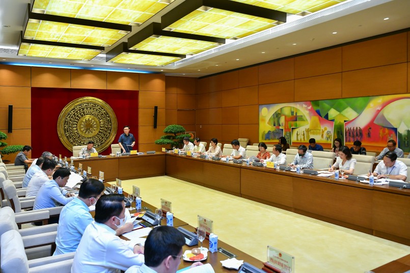 Chủ tịch Quốc hội Vương Đình Huệ làm việc với Viện Nghiên cứu lập pháp 