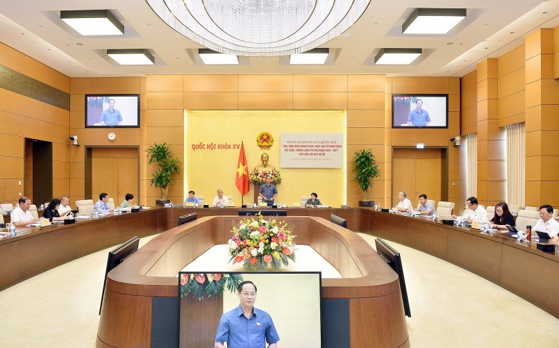 Thượng tướng Trần Quang Phương, Phó Chủ tịch Quốc hội phát biểu tại buổi làm việc. Thượng tướng Trần Quang Phương, Phó Chủ tịch Quốc hội phát biểu tại buổi làm việc.