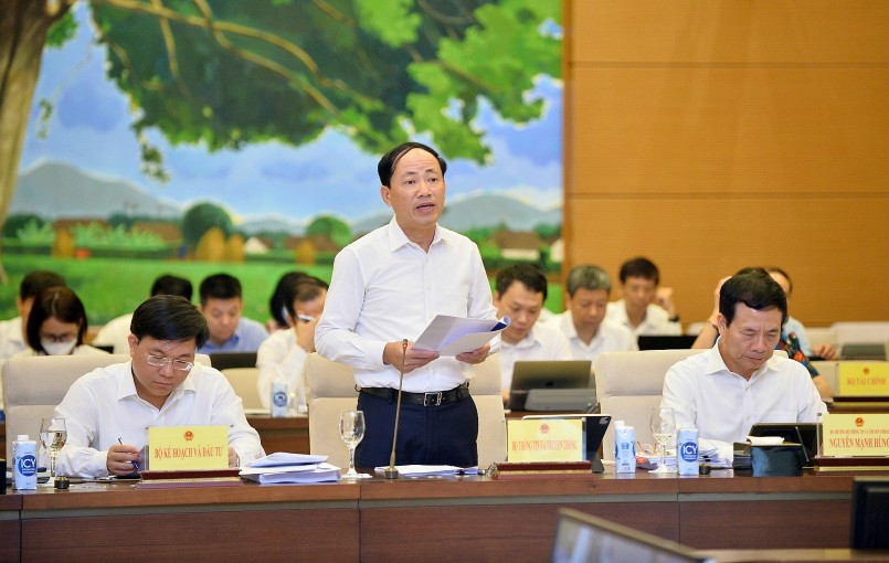 Thứ trưởng Bộ Thông tin và Truyền thông Phạm Anh Tuấn trình bày báo cáo việc thực hành tiết kiệm, chống lãng phí tại đơn vị giai đoạn 2016-2021. Thứ trưởng Bộ Thông tin và Truyền thông Phạm Anh Tuấn trình bày báo cáo việc thực hành tiết kiệm, chống lãng phí tại đơn vị giai đoạn 2016-2021.