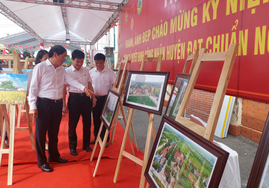 Khu trưng bày hình ảnh ấn tượng tại Tuần hàng 