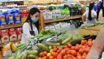 Tổng mức bán lẻ hàng hóa và doanh thu dịch vụ tiêu dùng tăng 42,6%