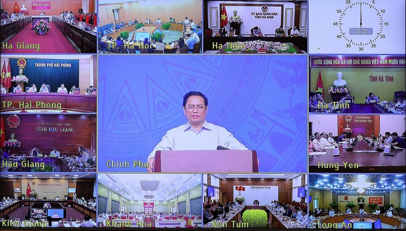 Tham dự phiên họp được kết nối tới các tỉnh, thành phố theo hình thức trực tuyến có các đồng chí Bí thư, Chủ tịch UBND các tỉnh, thành phố trực thuộc Trung ương. Ảnh: VGP