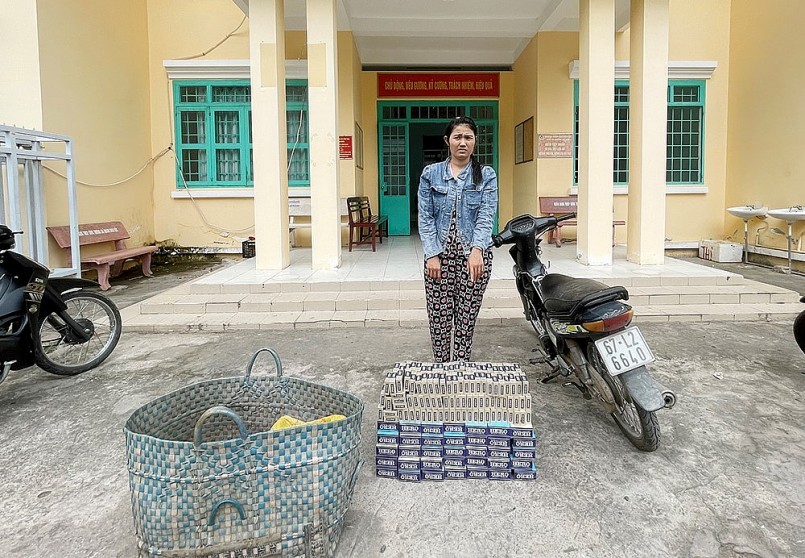 Đối tượng cùng tang vật bị thu giữ Đối tượng cùng tang vật bị thu giữ