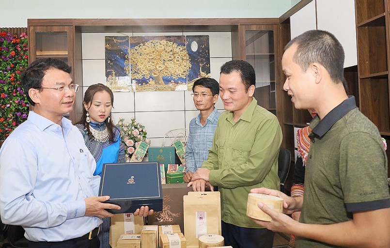 Sản phẩm chè cung ứng cho thị trường trong nước và xuất khẩu (Ảnh: Báo Lào Cai)