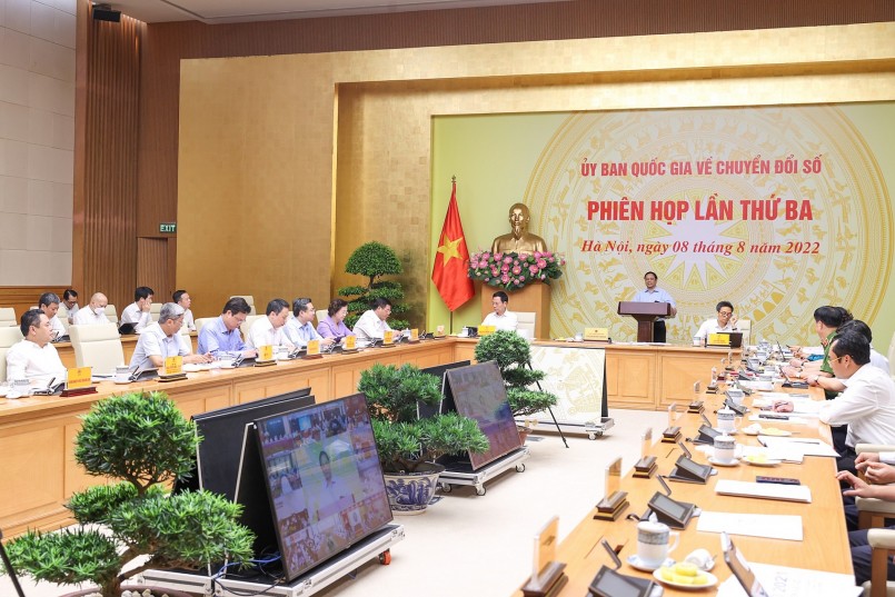 Phiên họp thứ 3 nhằm đánh giá kết quả chuyển đổi số 6 tháng đầu năm 2022 và xác định những hướng giải pháp, nhiệm vụ chuyển đổi số thời gian tới - Ảnh: VGP/Nhật Bắc