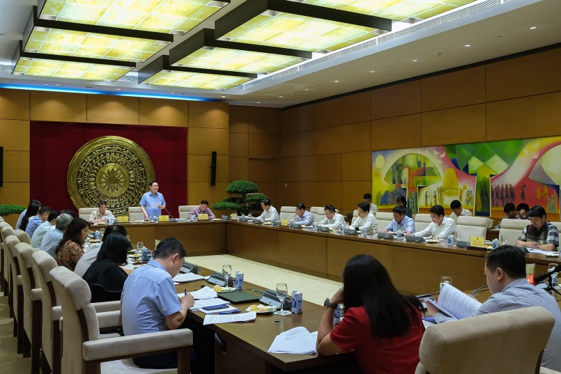 Chủ tịch Quốc hội Vương Đình Huệ chủ trì buổi làm việc với Bộ Tài nguyên và Môi trường