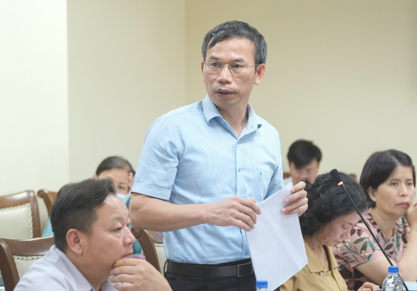 Ủy viên Thường trực Ủy ban Pháp luật Đồng Ngọc Ba cho ý kiến tại Hội nghị.