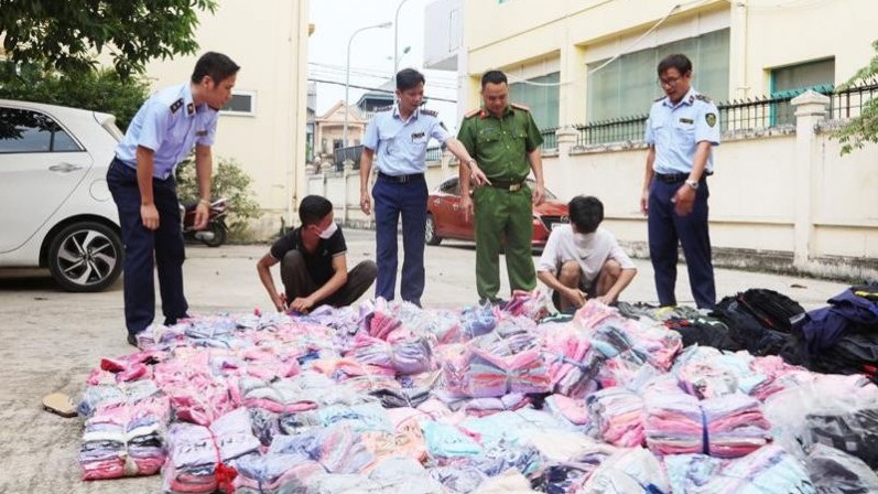 Vĩnh Phúc: Tiêu huỷ hơn 11.500 sản phẩm giả nhãn hiệu nổi tiếng