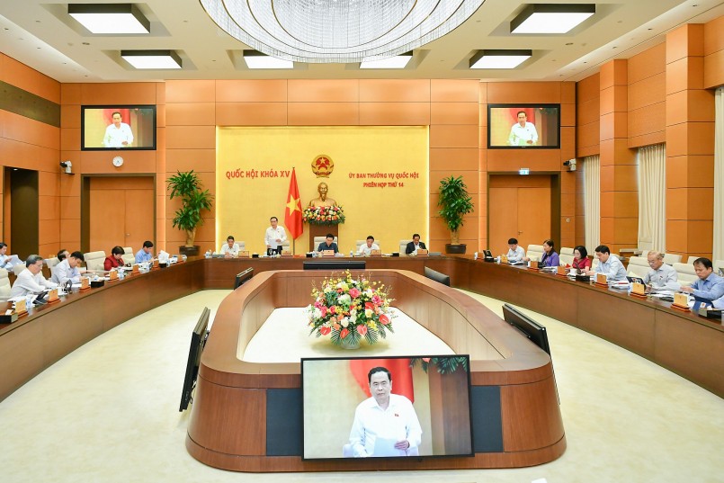 Nghị quyết của Ủy ban Thường vụ Quốc hội cho phép sử dụng khoảng 1.155 tỷ đồng từ kết dư Quỹ Bảo hiểm thất nghiệp đến hết năm 2021 để tiếp tục chi trả hỗ trợ đối với người lao động 