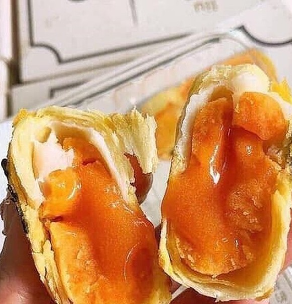 Nhân bánh thường được đánh nhuyễn nên không thể phân biệt nhà sản xuất sử dụng nguyên liệu gì 