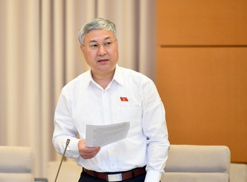 Đại biểu Trần Văn Lâm, Ủy viên Thường trực Ủy ban Tài chính, Ngân sách của Quốc hội phát biểu tại buổi giám sát. Đại biểu Trần Văn Lâm, Ủy viên Thường trực Ủy ban Tài chính, Ngân sách của Quốc hội phát biểu tại buổi giám sát.