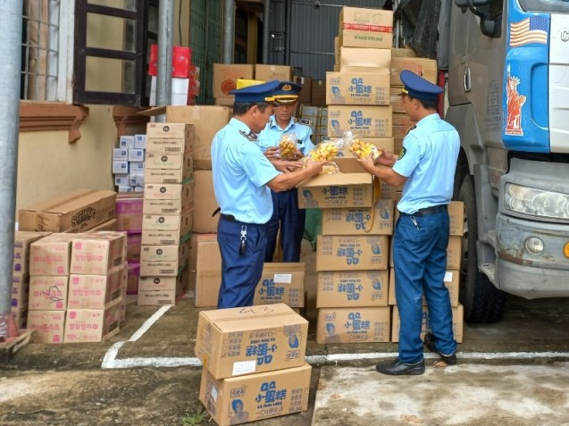 Quảng Trị: Tạm giữ 13.500 sản phẩm bánh kẹo không rõ nguồn gốc