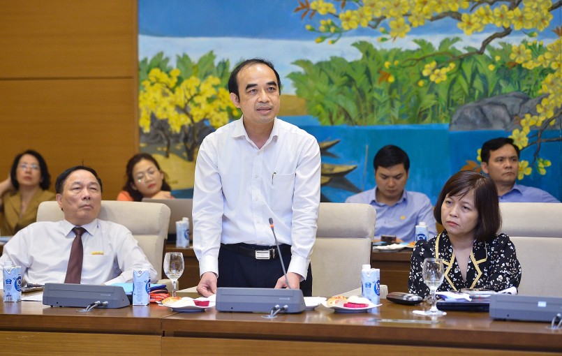 Các chuyên gia phát biểu ý kiến tại tọa đàm Các chuyên gia phát biểu ý kiến tại tọa đàm