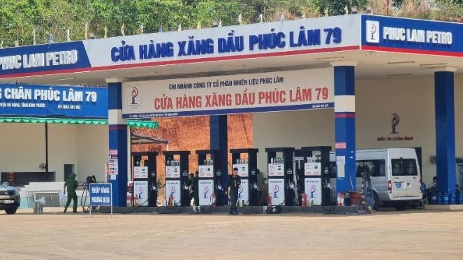 Tước giấy phép đối với 7 doanh nghiệp đầu mối xăng dầu
