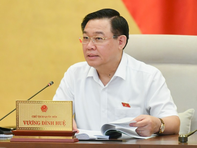 Chủ tịch Quốc hội Vương Đình Huệ cho ý kiến tại phiên họp Chủ tịch Quốc hội Vương Đình Huệ cho ý kiến tại phiên họp