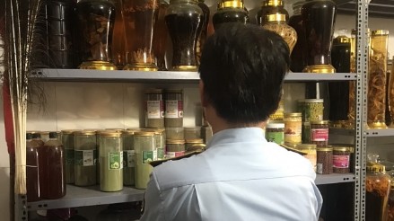 Hà Nội: Thu giữ gần 650 lít rượu không rõ nguồn gốc