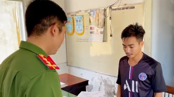 An Giang: Khởi tố đối tượng buôn bán dầu nhớt giả số lượng lớn