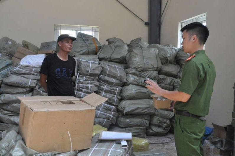 Lực lực chức năng kiểm tra hàng hóa trên phương tiện xe ô tô 34C-202.06 Lực lực chức năng kiểm tra hàng hóa trên phương tiện xe ô tô 34C-202.06