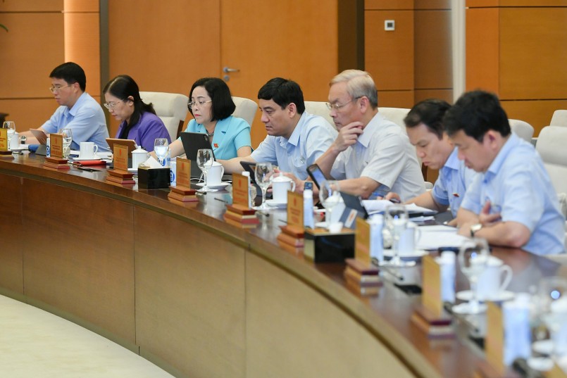 Đại biểu tham dự phiên họp Đại biểu tham dự phiên họp