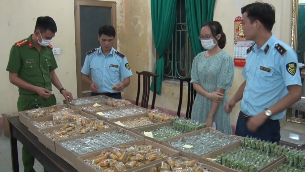 Hà Nam: Thu giữ hàng nghìn chiếc bánh trung thu không rõ nguồn gốc