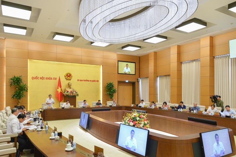 Ủy ban Thường vụ Quốc hội cho ý kiến về dự án Luật sửa đổi, bổ sung một số điều của Luật Tần số vô tuyến điện.