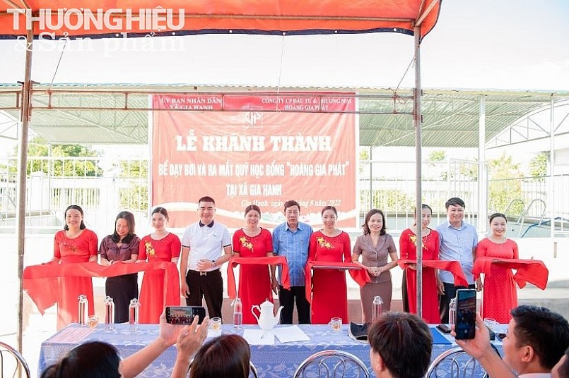 Hà Tĩnh: UBND xã Gia Hanh và Công ty CP Đầu tư và Thương mại Hoàng Gia Phát khánh thành bể bơi và ra mắt quỹ học bổng “ Hoàng Gia Phát.