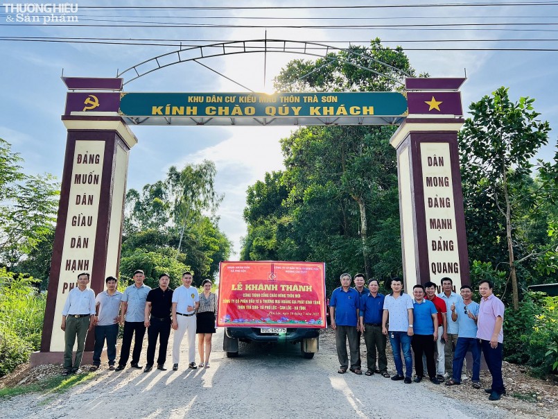 Hà Tĩnh: UBND xã Gia Hanh và Công ty CP Đầu tư và Thương mại Hoàng Gia Phát khánh thành bể bơi và ra mắt quỹ học bổng “ Hoàng Gia Phát.