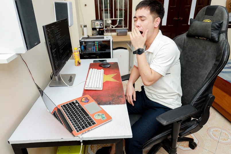 Người làm việc về đêm thường đối diện với tình trạng thiếu tỉnh táo và mất năng lượng Người làm việc về đêm thường đối diện với tình trạng thiếu tỉnh táo và mất năng lượng