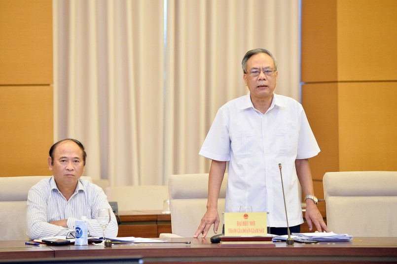  Ông Bùi Đức Thụ, đại biểu Quốc hội Khóa XIII – thành viên Đoàn giám sát của Quốc hội về việc thực hiện chính sách, pháp luật về thực hành tiết kiệm, chống lãng phí giai đoạn 2016-2021.