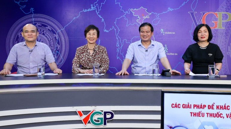 Thủ tướng yêu cầu nghiên cứu kiến nghị của chuyên gia về khắc phục tình trạng thiếu thuốc, vật tư y tế