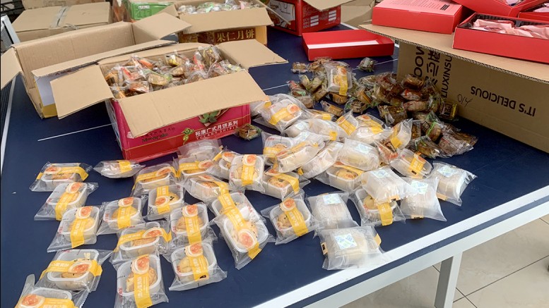 Hà Nội: Thu giữ hàng nghìn bánh Trung thu trôi nổi