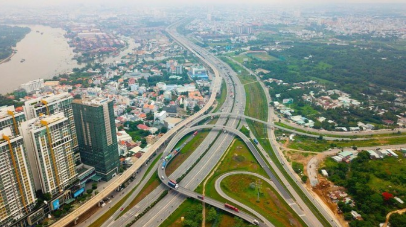 Đẩy nhanh tiến độ, hoàn thành việc lập, quyết định hoặc phê duyệt các quy hoạch cấp quốc gia, quy hoạch vùng, quy hoạch tỉnh