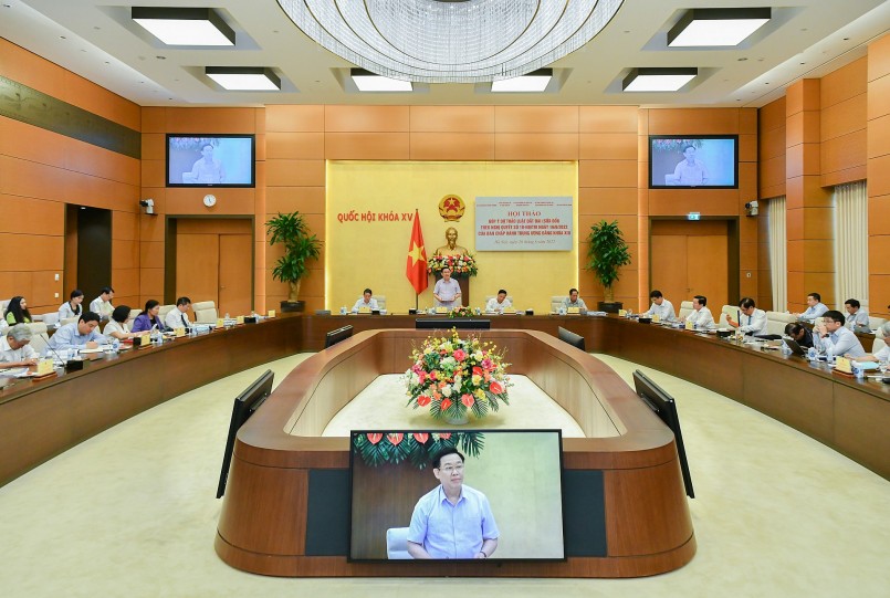 Chủ tịch Quốc hội Vương Đình Huệ chủ trì hội thảo