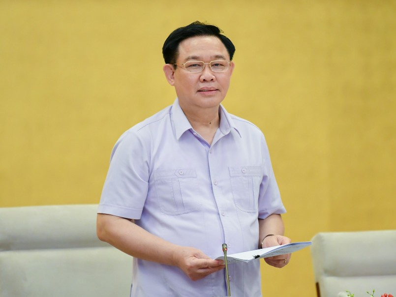 Chủ tịch Quốc hội phát biểu chỉ đạo và bế mạc hội thảo