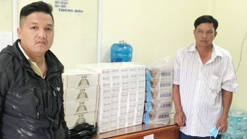 An Giang: Bắt quả tang đối tượng vận chuyển 1.000 bao thuốc lá nhập lậu