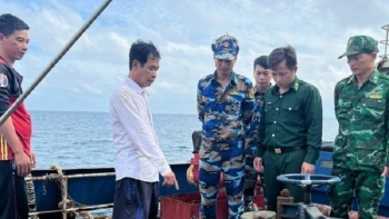 TP. HCM: Tạm giữ phương tiện tàu nghi vấn vận chuyển dầu DO trái phép