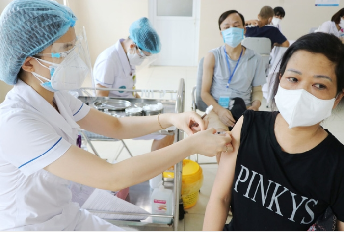 Đẩy nhanh tiêm vaccine phòng COVID-19 Đẩy nhanh tiêm vaccine phòng COVID-19
