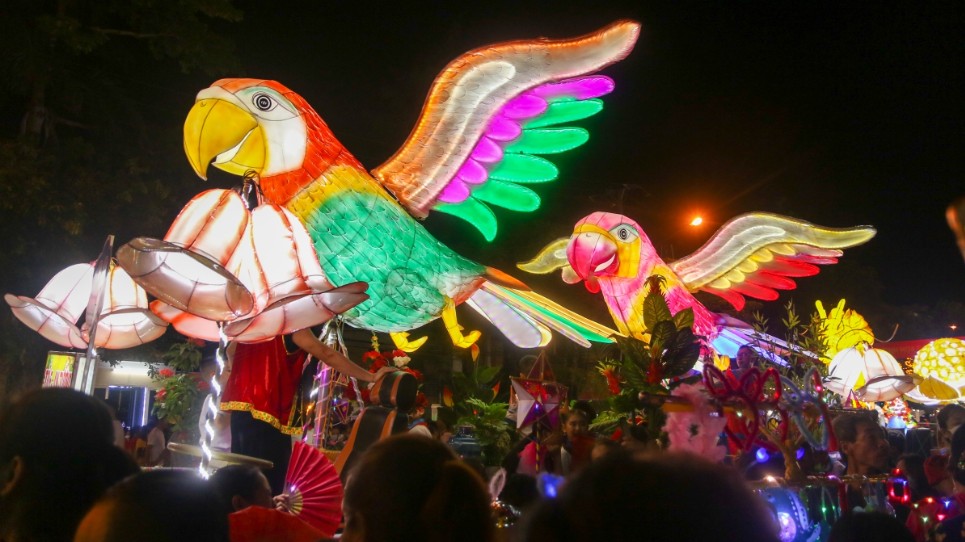 Mãn nhãn Lễ hội mô hình đèn Trung thu khổng lồ ở Tuyên Quang