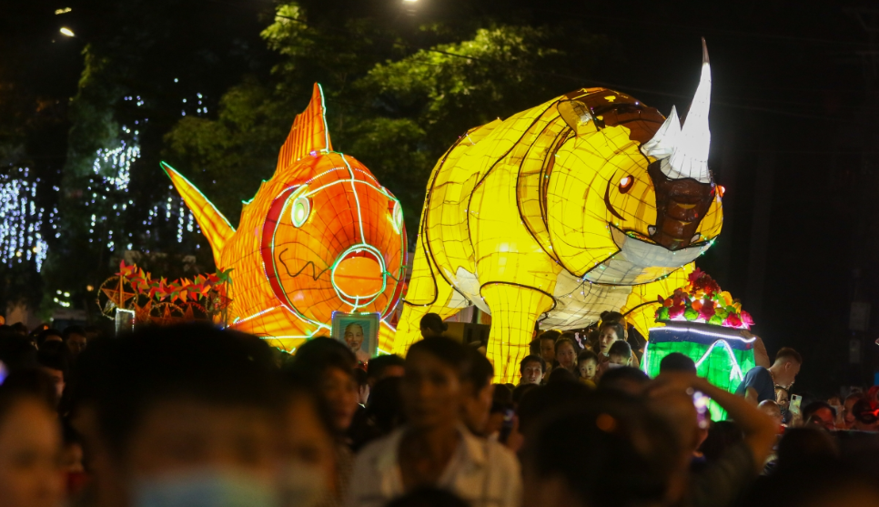 Mãn nhãn Lễ hội mô hình đèn Trung thu khổng lồ ở Tuyên Quang