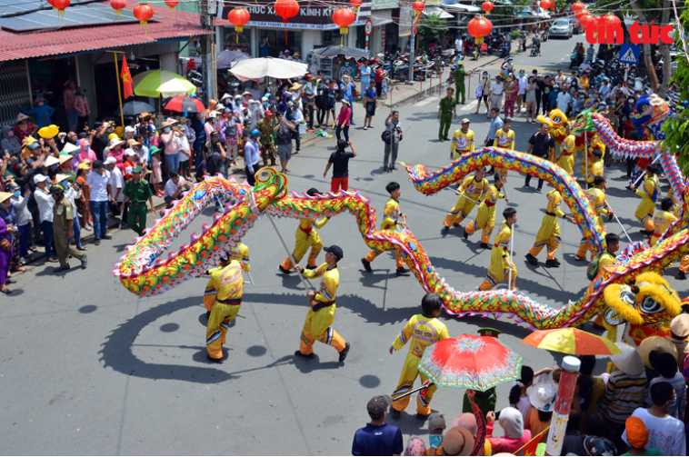 Biểu diễn Lân-Sư-Rồng tại Lễ hội Nghinh Ông Cần Giờ 2020. 