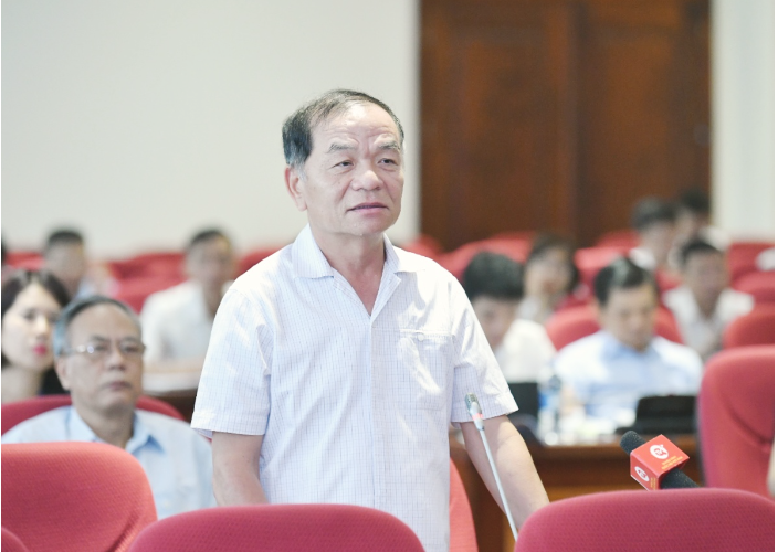 Ủy viên Thường trực Ủy ban Tài chính, Ngân sách của Quốc hội phát biểu tại buổi giám sát.