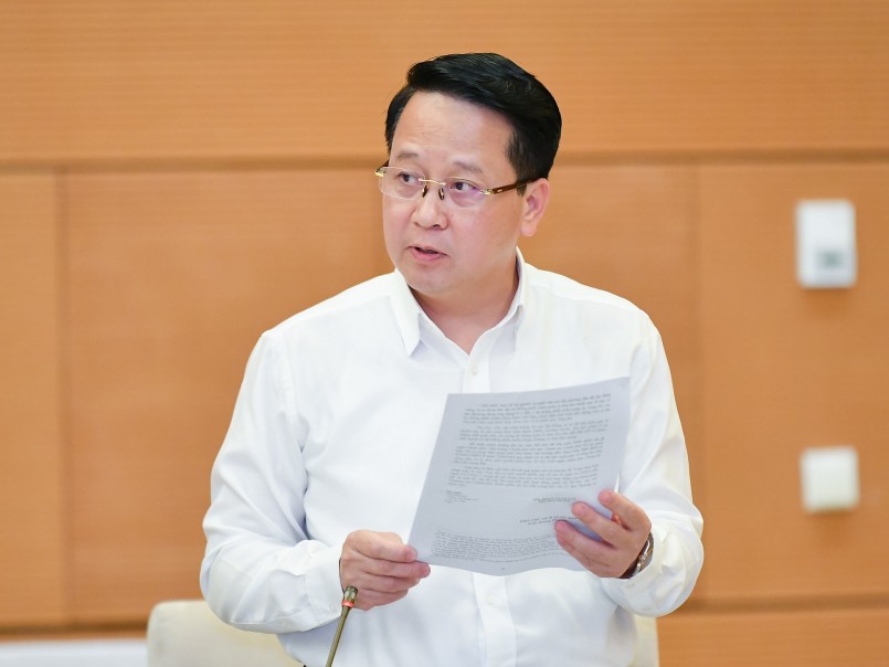 Phó Trưởng Ban Dân nguyện Hoàng Anh Công, Tổ trưởng Tổ giúp việc Đoàn giám sát báo cáo Phó Trưởng Ban Dân nguyện Hoàng Anh Công, Tổ trưởng Tổ giúp việc Đoàn giám sát báo cáo