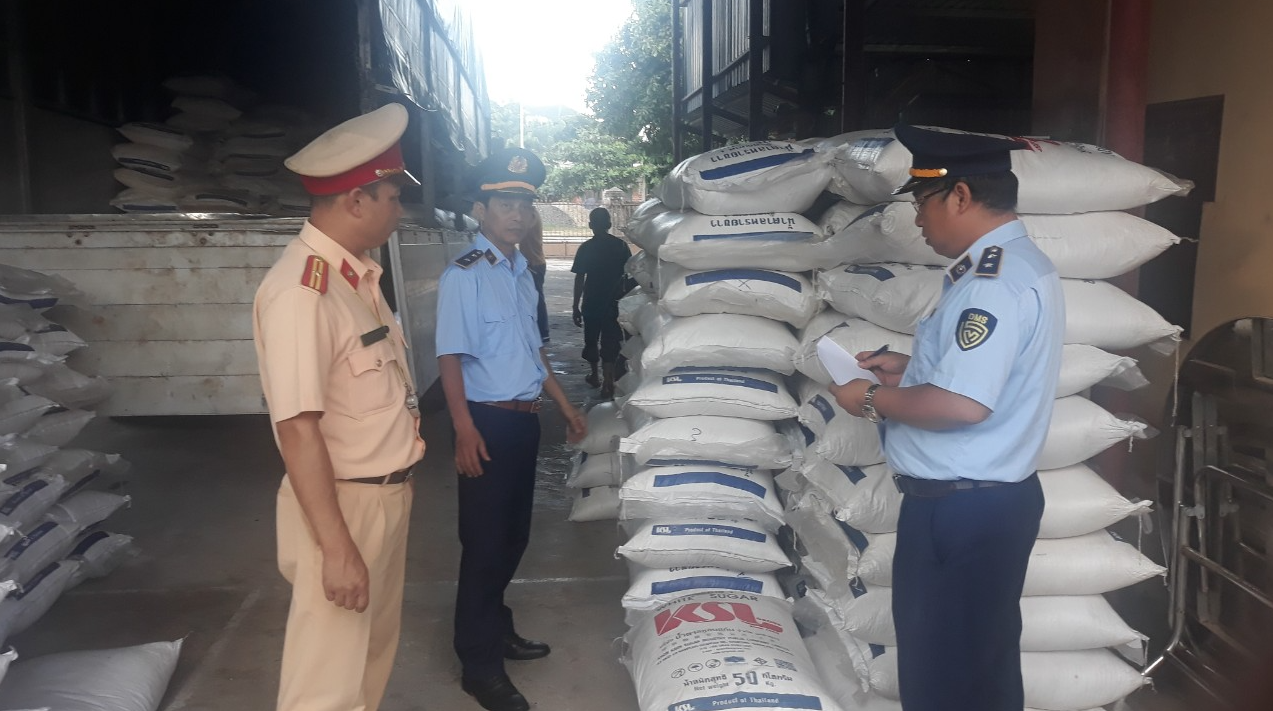 Quảng Trị: Tạm giữ 07 tấn đường cát nhập lậu