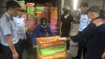 Hưng Yên: Tiêu hủy số lượng lớn bánh trung thu không rõ nguồn gốc