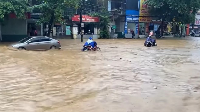 Thủ tướng chỉ đạo chủ động ứng phó, khắc phục hậu quả mưa lũ