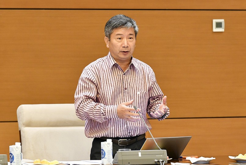 Tiến sĩ Nguyễn Hồng Minh-Chủ tịch Hội đồng Khoa học, nguyên Phó Viện trưởng Viện Dầu khí Việt Nam đề cập về phát triển ngành Dầu khí cũng như khẳng định phát triển năng lượng đóng góp quan trọng vào các ngành kinh tế khác.